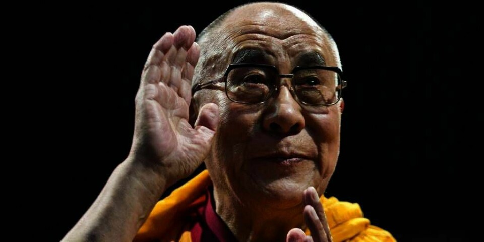 BESØK: Dalai Lama kommer på besøk til Norge. Han er Tibets åndelige leder. Ikke alle er like fornøyd med at han kommer hit.
