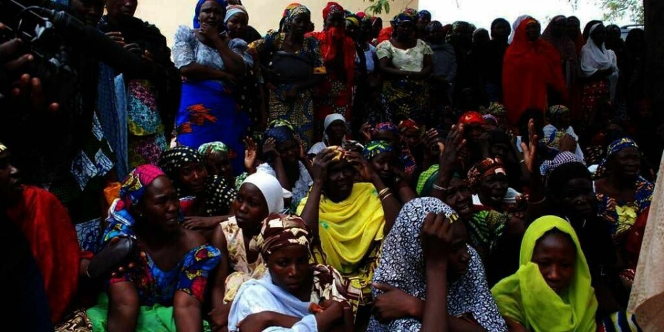 SORG: Mødre til savnede skolejenter venter på nytt om sine kjære. Terror-gruppa Boko Haram sprer vold i Nigeria. Nesten 300 jenter er bortført av gruppa. Sist mandag drepte gruppa 300 andre i en landsby.