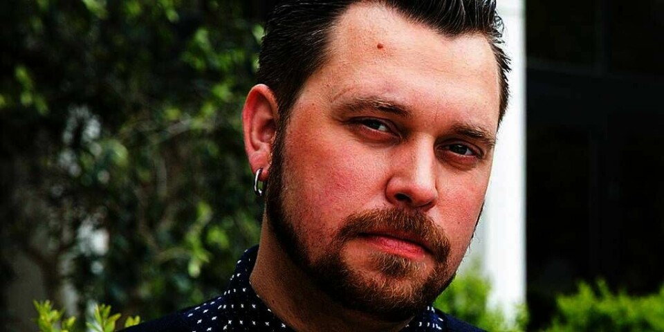 FORSVARER:  Norske Carl Espen Thorbjørnsen skryter av den østerrikske artisten Conchita Wurst. Han synes det er uforståelig at noen er imot artisten fordi han er homofil og kler seg ut som en kvinne.