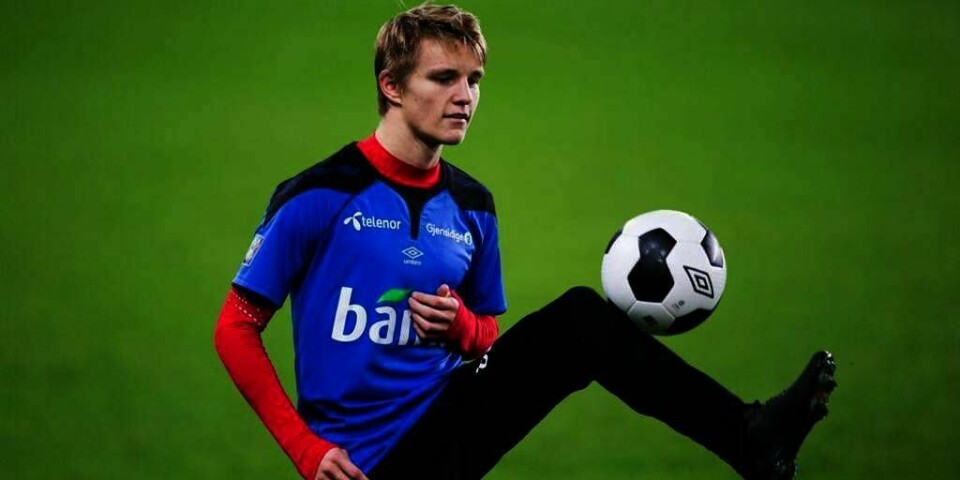 SPANIA: Martin Ødegaard har reist til Madrid. Det er for å snakke om en avtale med fotball-klubben Real Madrid.