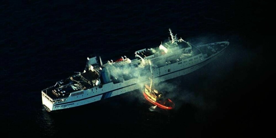 PÅSATT?: Stortinget vil at en egen gruppe skal finne ut hva som skjedde da Scandinavian Star begynte å brenne i 1990.