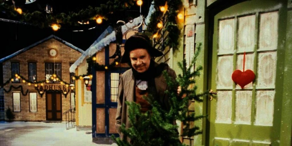 HYLLES: Henki Kolstad spilte skomaker Andersen i «Jul i Skomakergata». Serien er Norges eldste adventskalender.