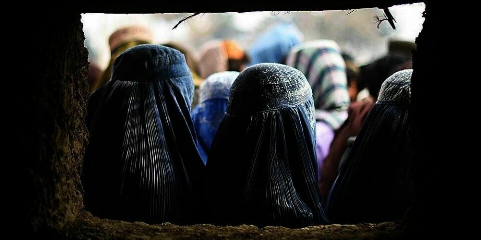 PROTESTERER: Afghanske myndigheter mener at landet deres er et farlig sted. De vil ikke at Norge sender ut så mange barnefamilier med tvang. Nå truer de med å nekte å ta imot familier.