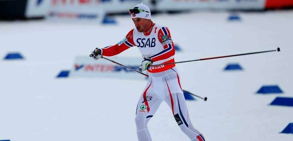Petter Northug sikret Norge gullet på fjerde etappe under herrenes stafett. Det var i ski-VM i Falun fredag.
