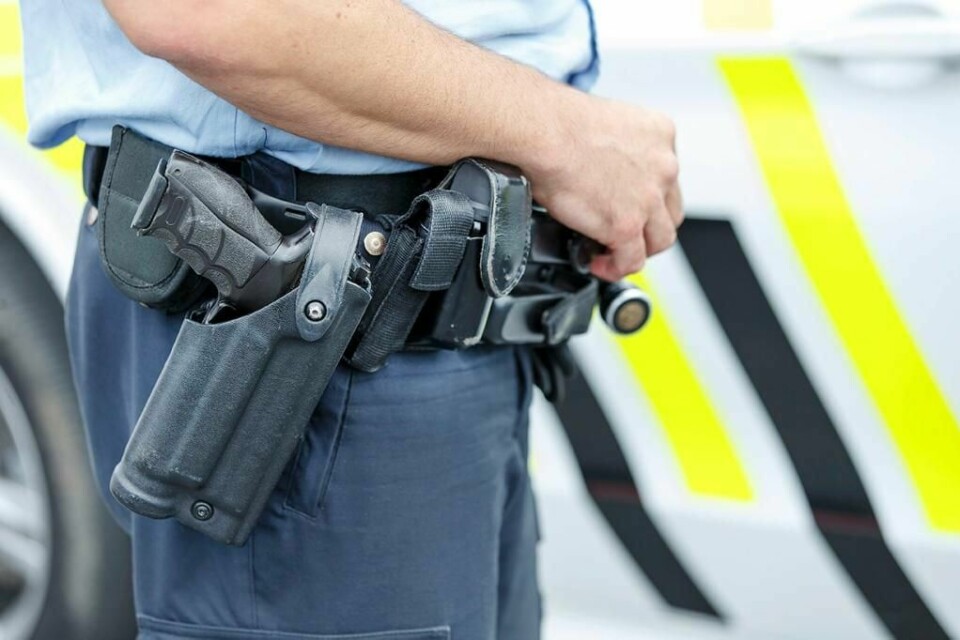 VÅPEN: Avinor vil ha politi med våpen på flyplasser i Norge.