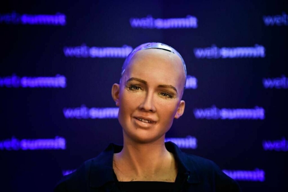 ROBOT: Roboten «Sophia» ligner et menneske. Nå har hun blitt statsborger i Saudi-Arabia.