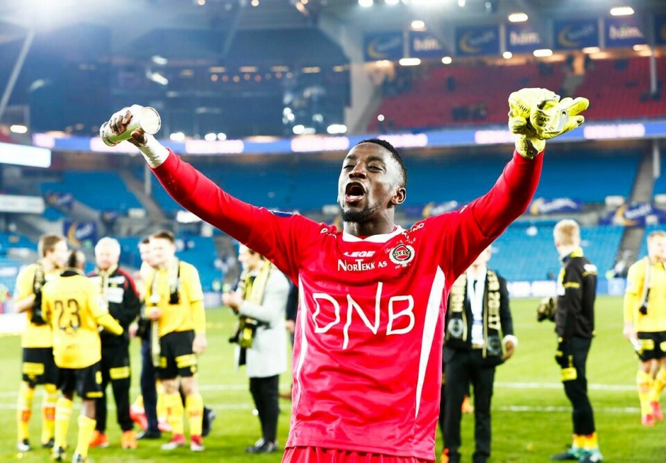 JUBLER: Keeper Arnold Origi jubler for seier. Lillestrøm vant cupfinalen 3-2 over Sarpsborg.