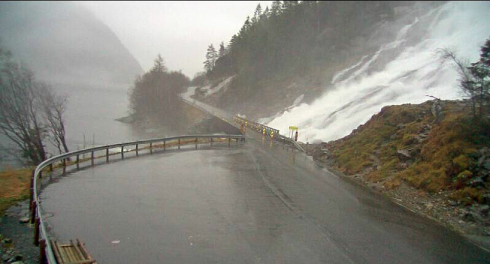 REGN: Det regner mye i Hordaland. Her ved Furubergfossen ved fylkesevei 551. REGN: Det regner mye i Hordaland. Her ved Furubergfossen ved fylkesevei 551.