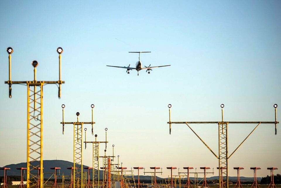 JULESTEMNING: Oslo lufthavn Gardermoen åpner egen kø for folk med nisselue. De kan komme raskere gjennom sikkerhets-kontrollen fram mot julaften.