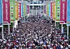 Det var ikke mye som minnet om deltasmittebølgen England står midt oppe i. Her forlater fansen Wembley etter EM-festen. Foto: Zac Goodwin / PA via AP / NTB