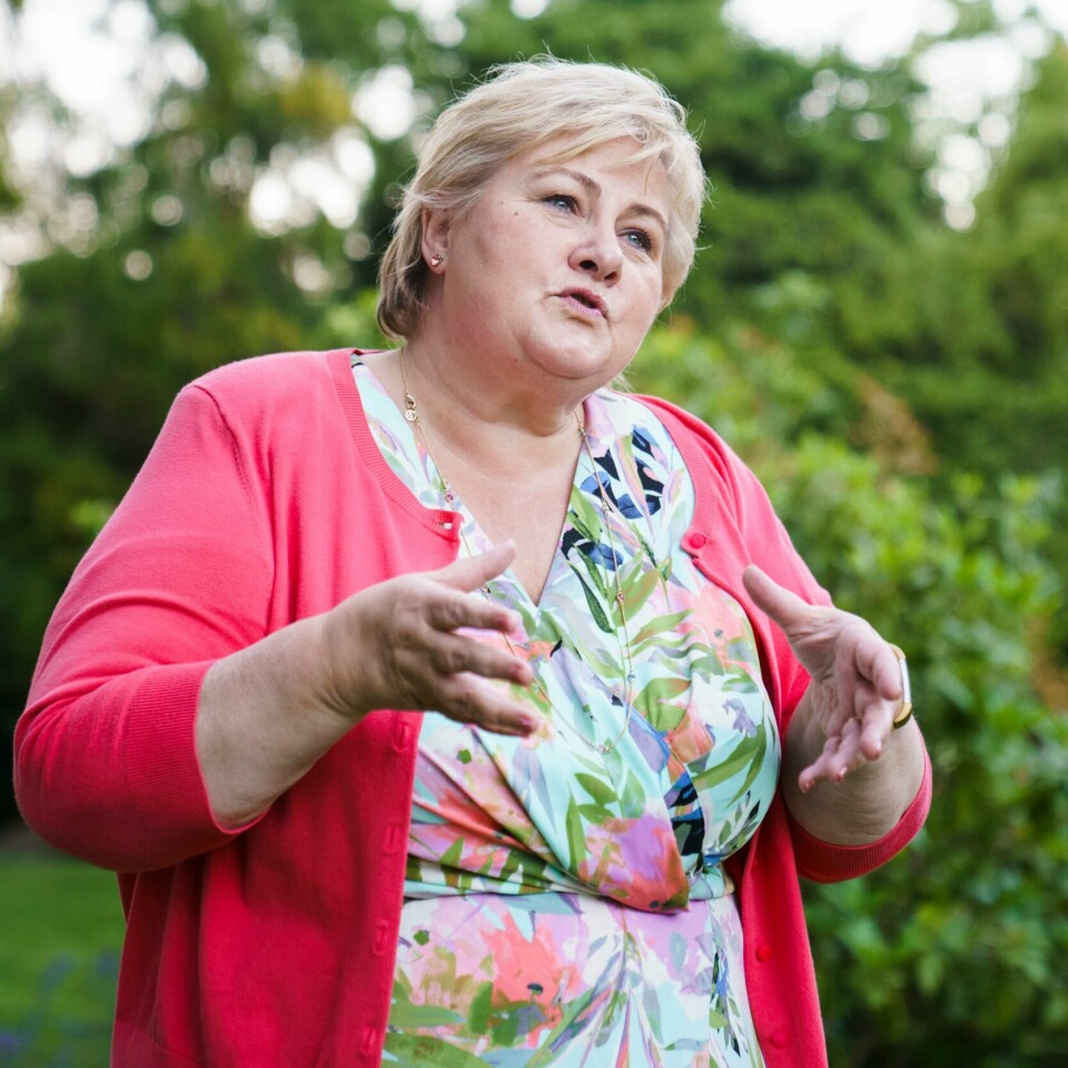 FLYKTNINGER: Statsminister Erna Solberg frykter at flere flyktninger fra Afghanistan vil komme til Norge. Årsaken er kamper mellom Taliban og afghanske regjeringsstyrker. Statsminister Erna Solberg (H) tror Natos medlemsland vil være tilbakeholdne i den økonomiske politikken framover. Foto: Torstein Bøe / NTB