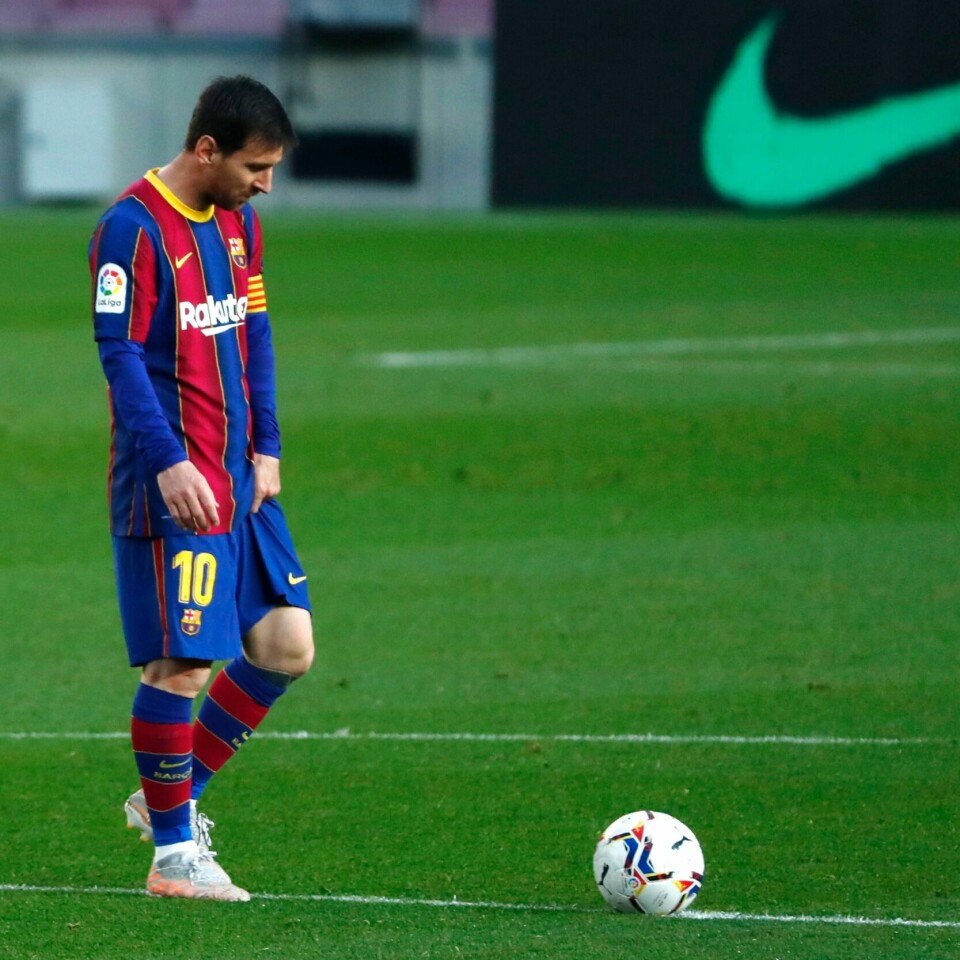 LEGENDE: Messi er kanskje klubbens viktigste spiller noensinne. Lionel Messi blir ikke værende i Barcelona. Foto: Joan Monfort / AP / NTB