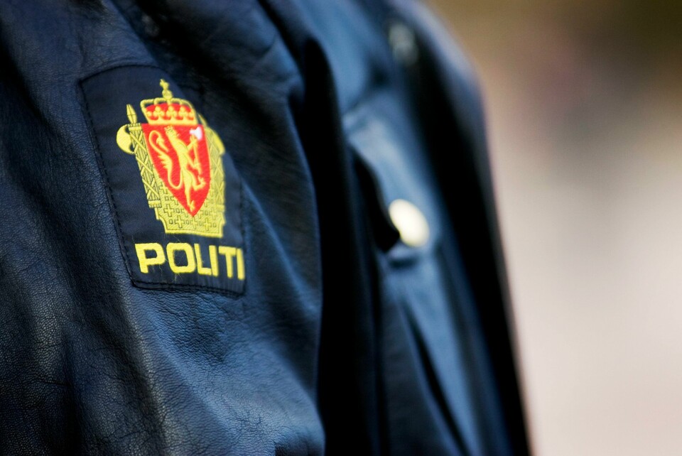 POLITI: Politiet kom bevæpnet til kjøpesenteret. Politireformen er blitt en het potet i valgkampen. Foto: Kyrre Lien / NTB