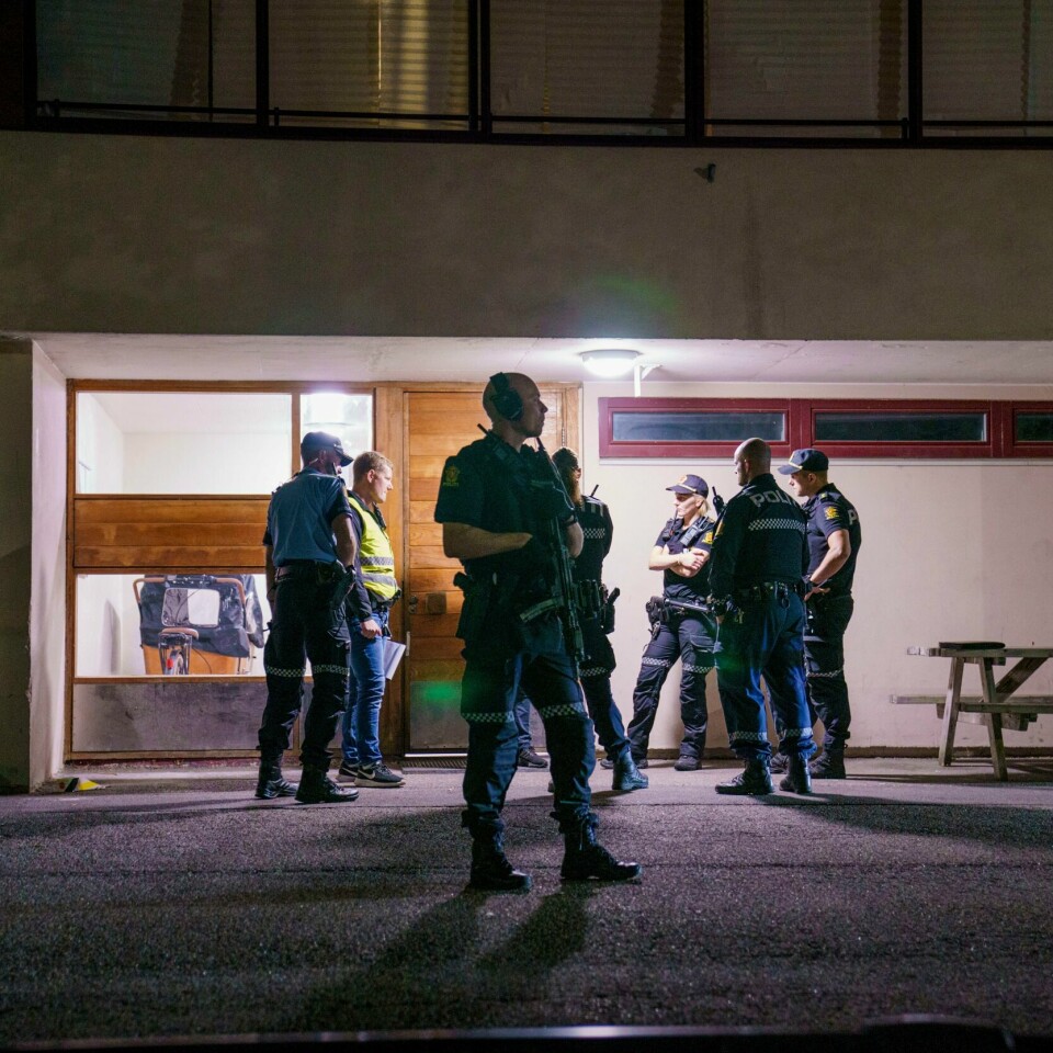 ÅSTED: To menn ble funnet skutt i Tvetenveien på Trosterud i Oslo. Politiet er på stedet. Politiet på stedet i Tvetenveien etter at to menn er funnet skutt på Trosterud i Oslo.Foto: Stian Lysberg Solum / NTB
