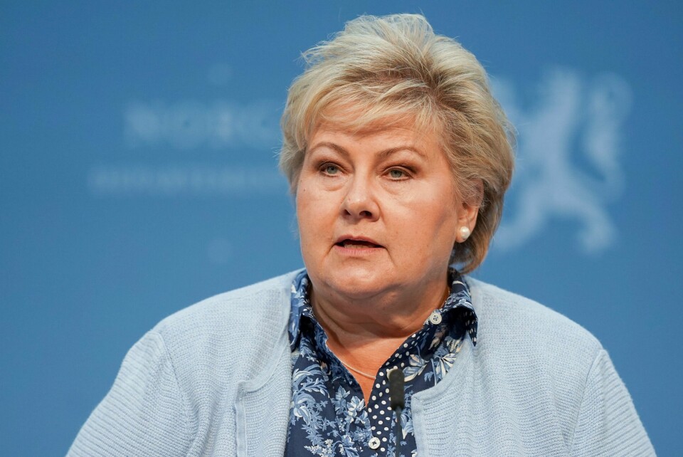 STATSMINISTER: Erna Solberg sier at alle barn ned til 12 år nå skal få tilbud om korona-vaksinen. Statsminister Erna Solberg (H) under torsdagens pressekonferanse. Foto: Ali Zare / NTB
