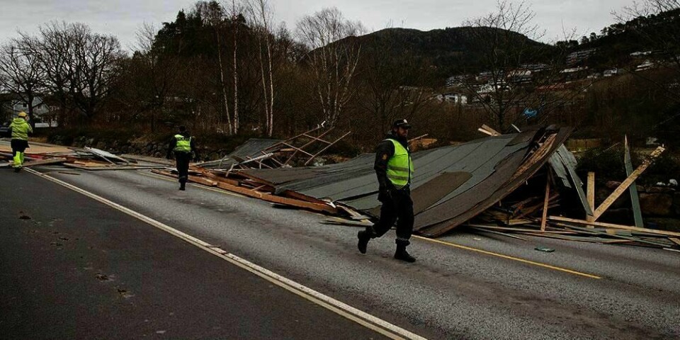 UVÆR: I desember blåste flere garasjer bort i Fyllingsdalen i Bergen i Hordaland. Fredag treffer et nytt uvær hele kysten av Vestlandet.