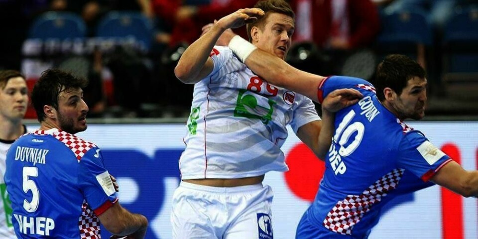 TAPTE: Espen Lie Hansen kjempet en hard kamp mot Kroatia. Men det holdt ikke til medalje. I april møtes håndball-lagene igjen. Da er det kvalifisering til OL.