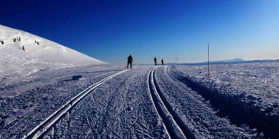 VARMERE: Nå får vi en smak av våren. Men snøen skal holde fint - i hvert fall i fjellet.
