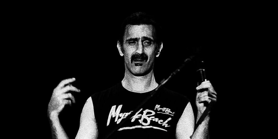 BLIR FILM: Frank Zappa på scenen i Drammenshallen 13. september 1984.