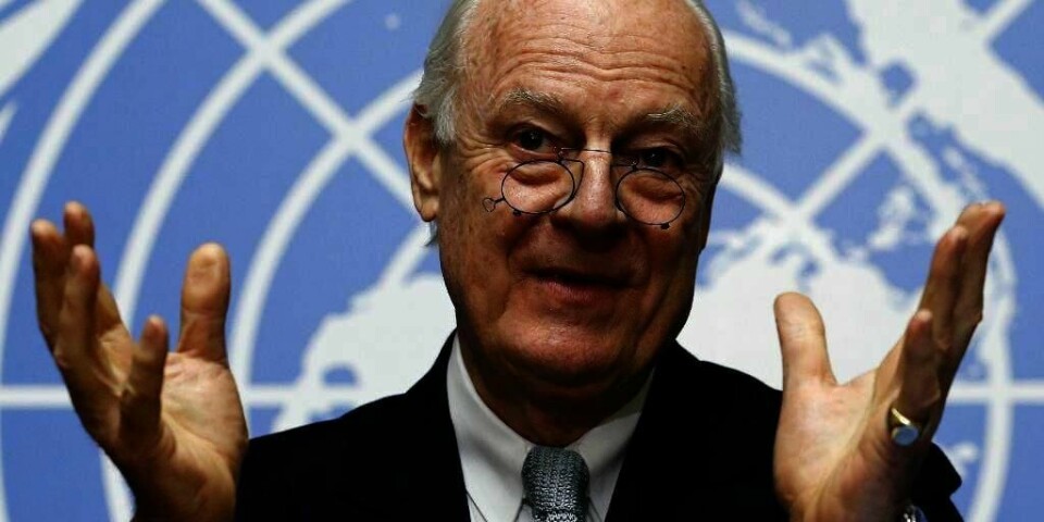 MEKLER: Staffan de Mistura er diplomat. Han jobber for verdensorganisasjonen FN. Nå har han ansvar for forhandlingene om fred i Syria.