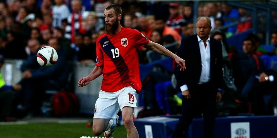 TROPPEN: Jo Inge Berget er en av spillerne som er med i landslags-troppen. I bakgrunnen ser vi landslagssjef Per-Mathias Høgmo.