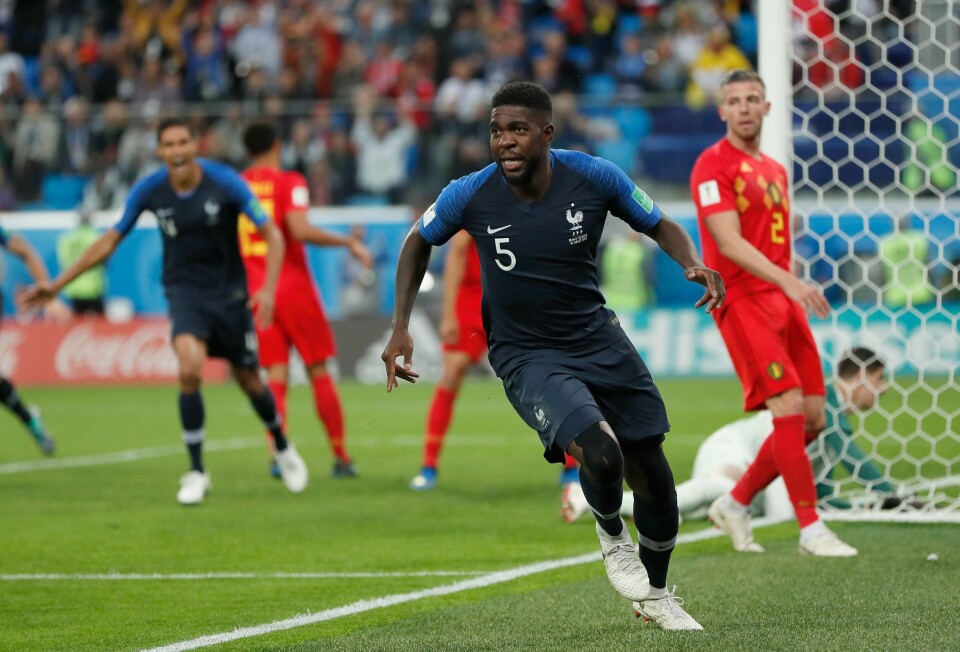 FINALEN: Frankrikes spiller Samuel Umtiti avgjorde kampen mot Belgia. Nå skal Frankrike spille i finalen.