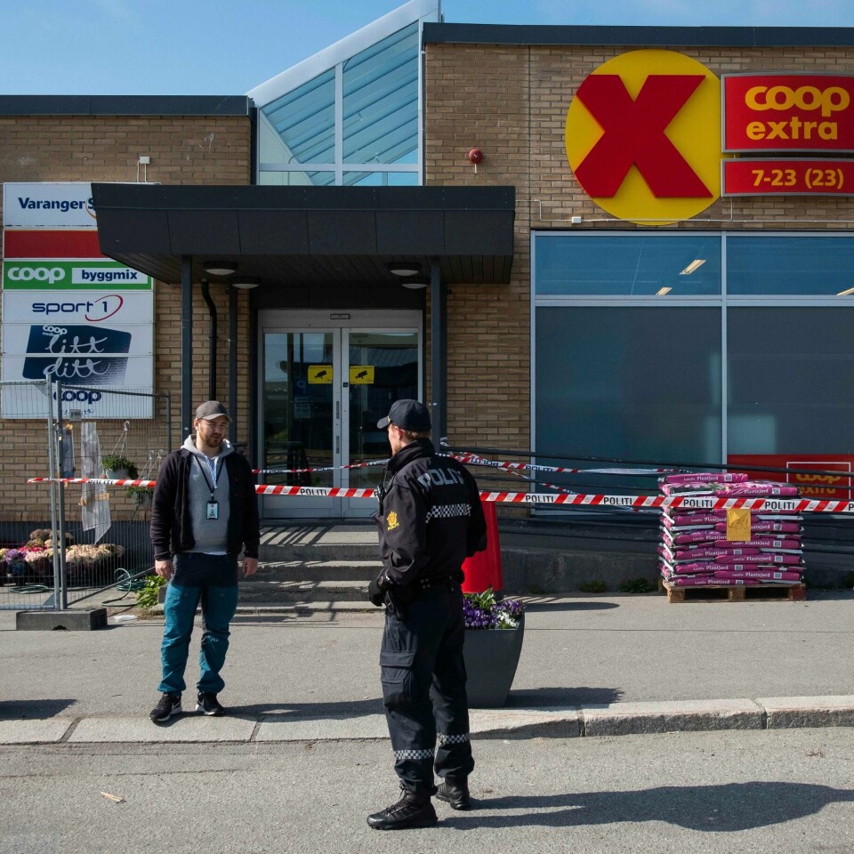 DREPT: En 18-åring ble drept mens han var på jobb i denne butikken i Vadsø. En 17 år gammel afghaner er siktet.