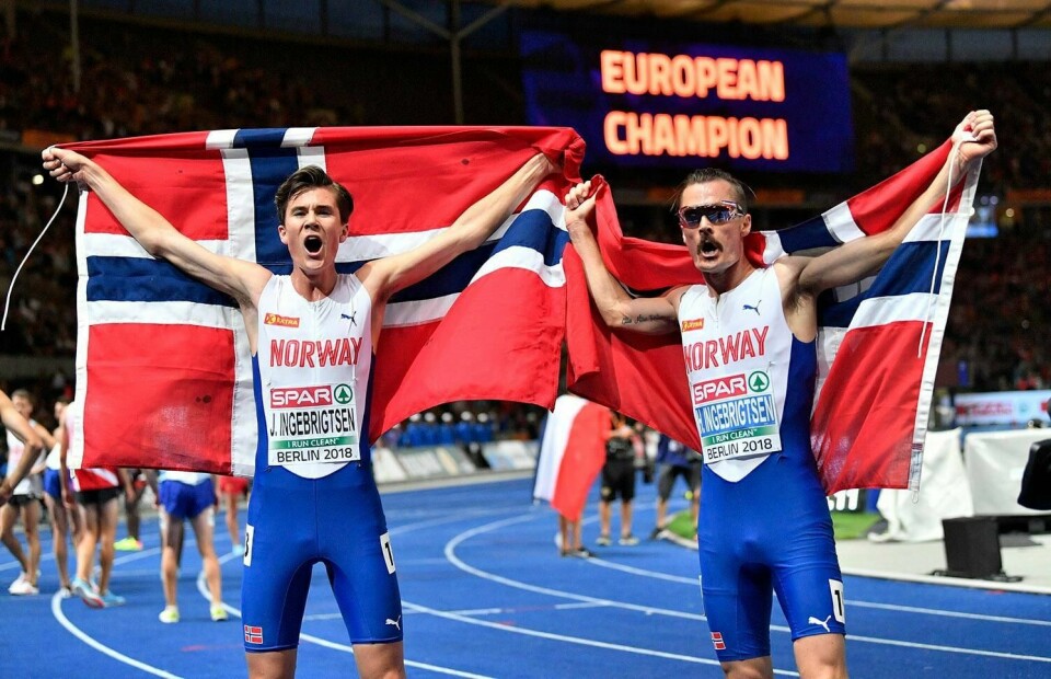 MEDALJER: Jakob Ingebrigtsen (til venstre) vant gull og Henrik Ingebrigtsen vant sølv på 5.000 meter i EM