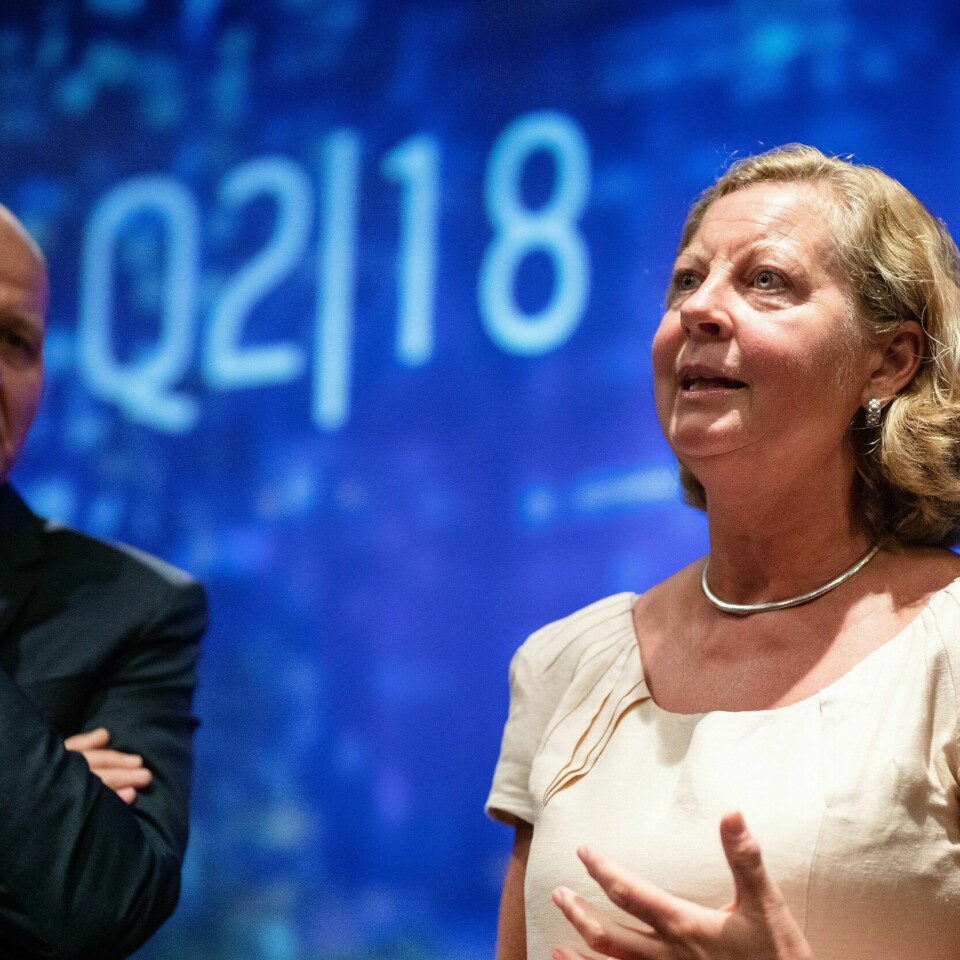 SLUTTER: Berit Svendsen var sjef for selskapet Telenor Norge. Nå slutter hun. Her er hun sammen med konsernsjef Sigve Brekke.