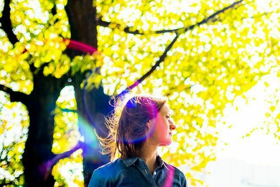 FILOSOFI: Agnes Ravatn prøver å gjøre filosofi lett å forstå. I boka «Stoisk uro» tester hun filosofiske teorier i praksis.