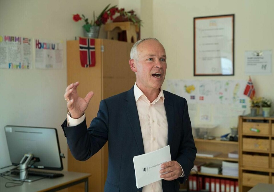 TVANG: Kunnskapsminister Jan Tore Sanner vil at elever som mobber, skal kunne tvinges til å bytte skole. Det gjelder elever på videregående.