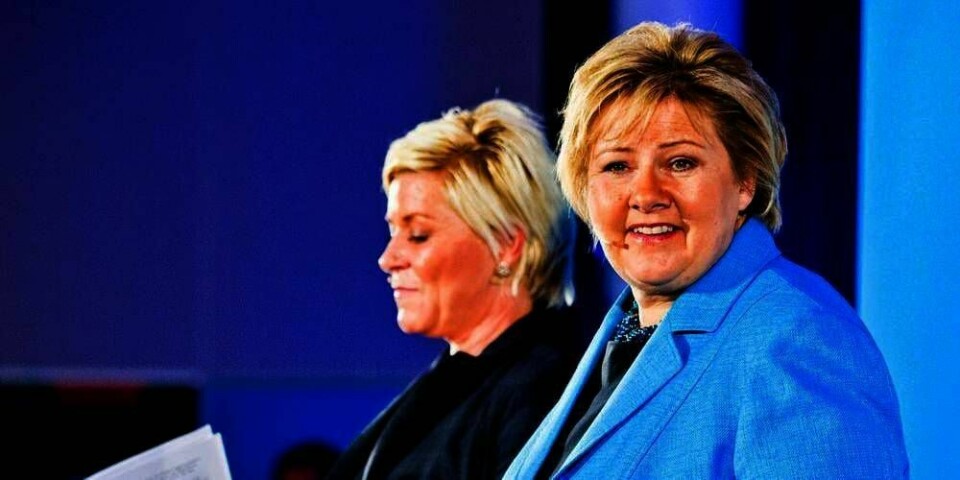 BESTEMT: Siv Jensen (til venstre) i Frp og Erna Solberg i Høyre skal være enige om statsrådene. Men vi får trolig ikke vite hvem som blir statsråder før onsdag.
