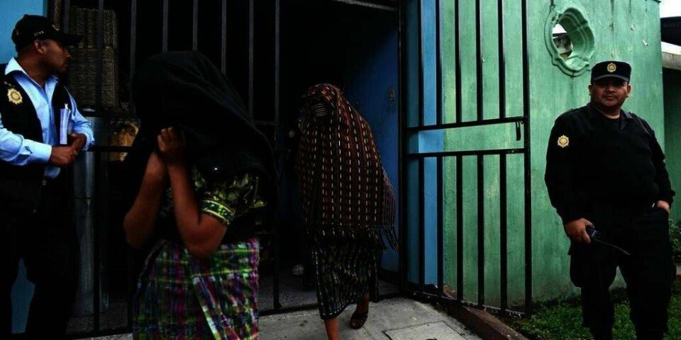 SLAVERI: Her reddes to jenter som er blitt utsatt for menneske-handel i Guatemala. Det er mer slaveri i verden enn mange tror. Det sier organisasjonen Walk Free Foundation.
