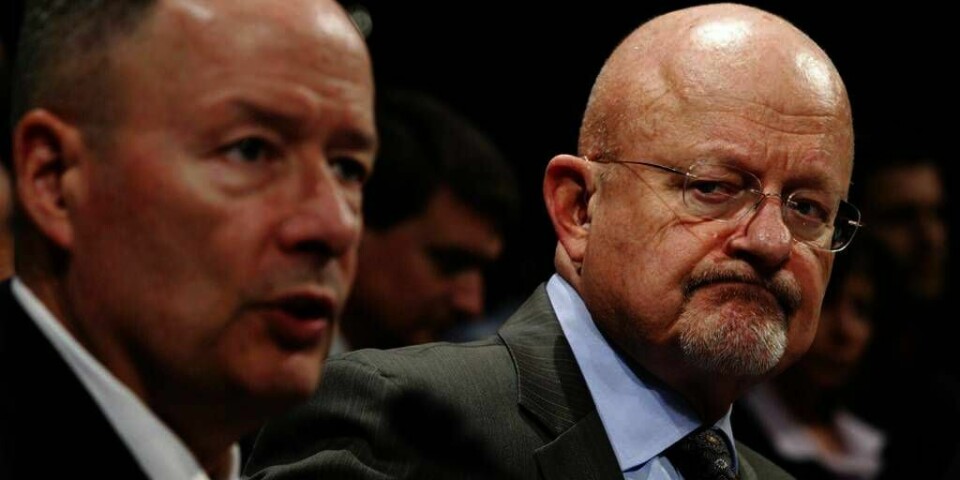 OVERVÅKET: James Clapper (til høyre) er sjefen for etterretning i USA. Keith Alexander (til venstre) er sjefen for etterretningen NSA. De to forsvarer USAs overvåking.