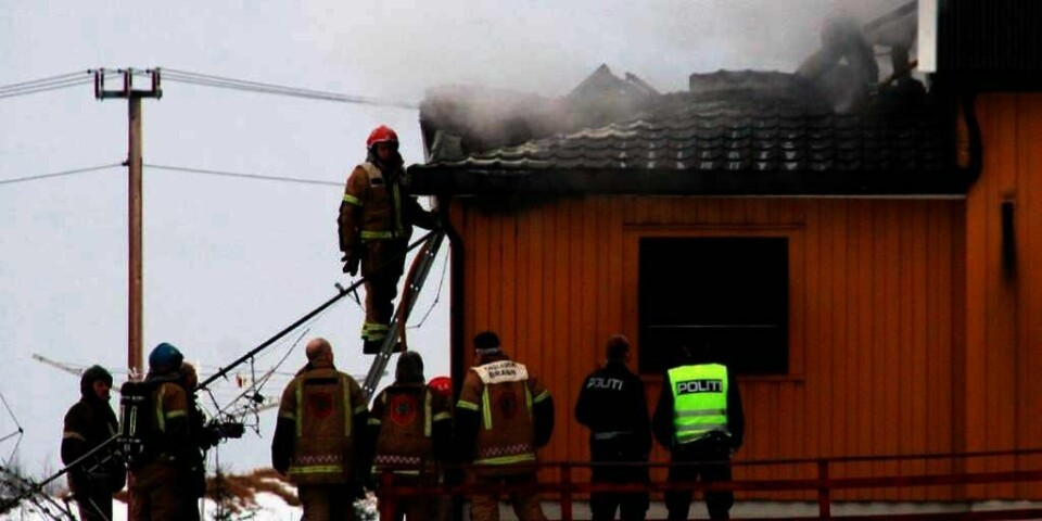 BRANN: I desember pleier det å være mange hus-branner. Ofte begynner brannen ved komfyren hjemme på kjøkkenet. I denne brannen i 2010 i Akershus døde en person.