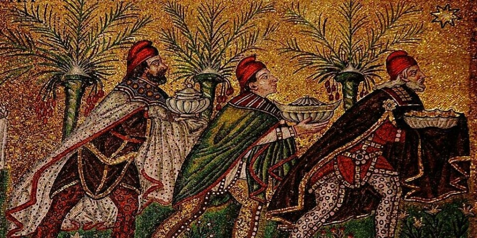 STJERNE: De tre vise menn trodde stjernene kunne fortelle dem at en konge var født. Bildet er en mosaikk fra 500-tallet. Mosaikken er fra en kirke i Italia.