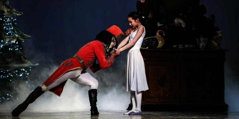 BALLETT: «Nøtteknekkeren» er en av de mest populære ballettene i verden. 27.000 mennesker skal se den på Operaen i Oslo denne jula. Men balletten vises også på kinoer over hele landet.