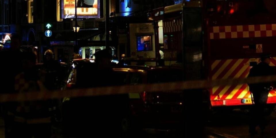 ULYKKE: Mange mennesker ble skadd dataket til teateret til Apollo Theatre i London falt ned.