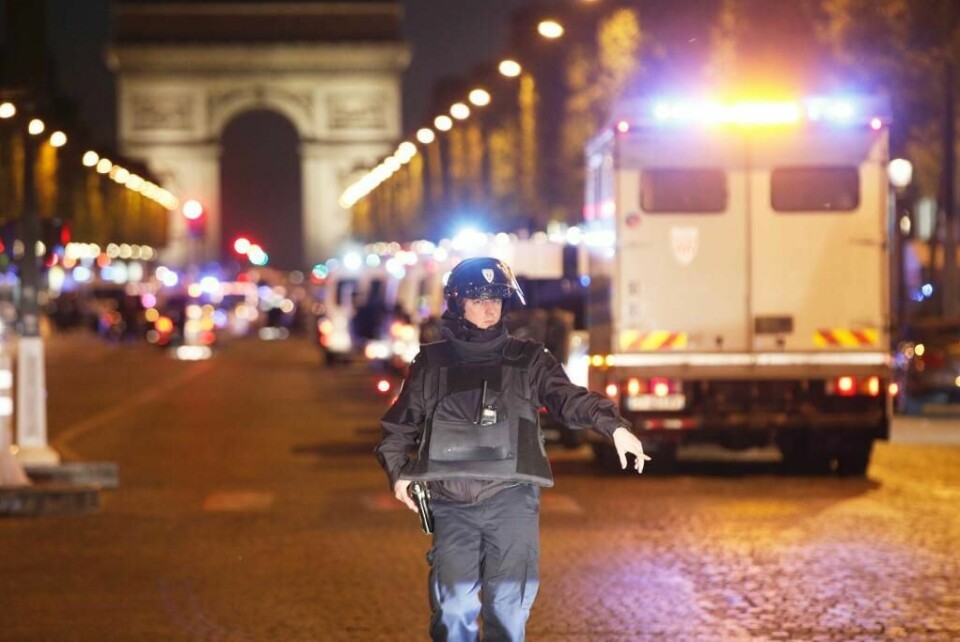 ANGREP: En politimann ble skutt og drept i Paris i Frankrike. Det skjedde i gata Champs-Élysées.