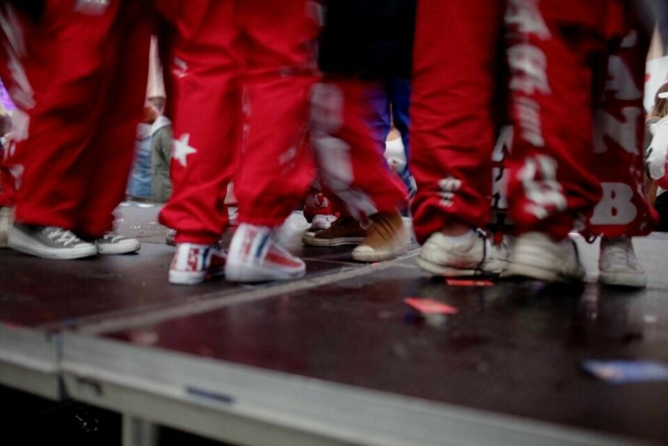 RUSS: Ungdommer feirer russetiden i Bærum i 2011. På Romerike ble en russ filmet mens han hadde sex med en 15 år gamml jente.