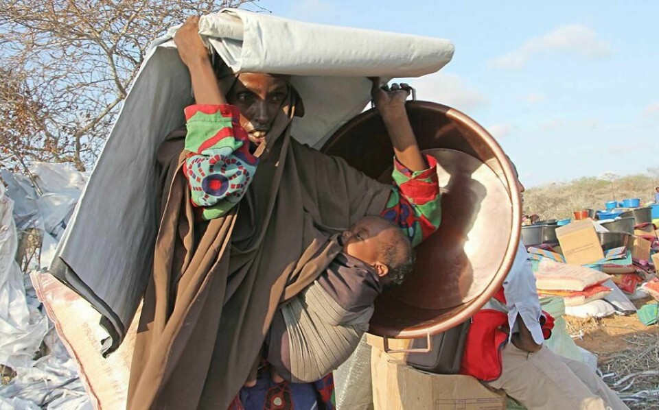 FLYKTER: En somalisk kvinne og barnet hennes. De er plassert i en leir i utkanten av Mogadishu i Somalia.