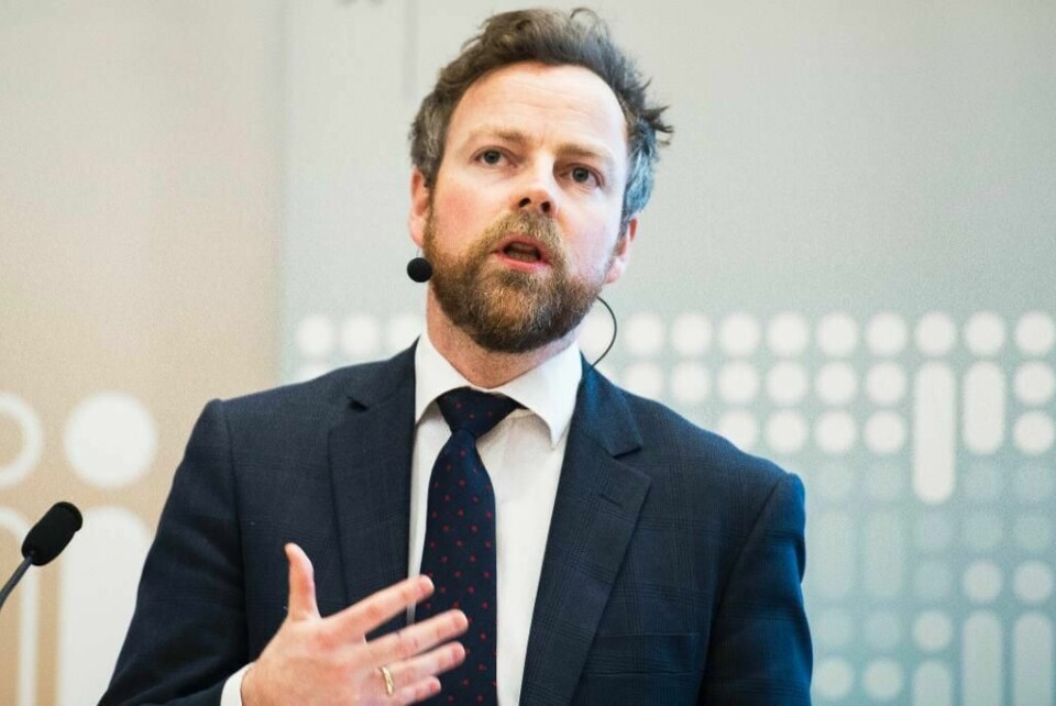 MINISTER: Torbjørn Røe Isaksen er kunnskapsminister. Skoler skal sjelden dele klasser etter kjønn, mener han.