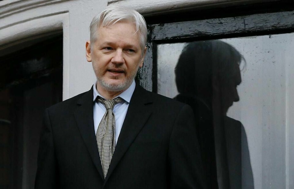 FANGET: Julian Assange må bli på Ecuadors ambassade i London. Hvis han drar blir han arrestert.