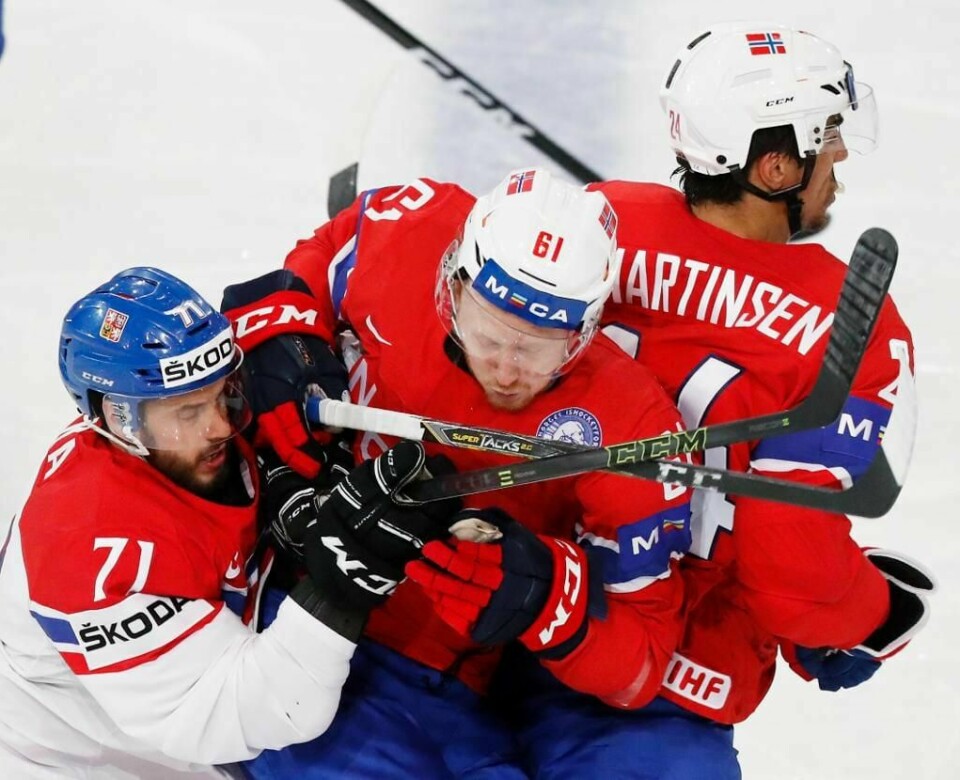 KAMP: Norge klarte å spille uavgjort i tre omganger mot Tsjekkia. Da fikk vi ett poeng. Norge kan komme til kvartfinale.