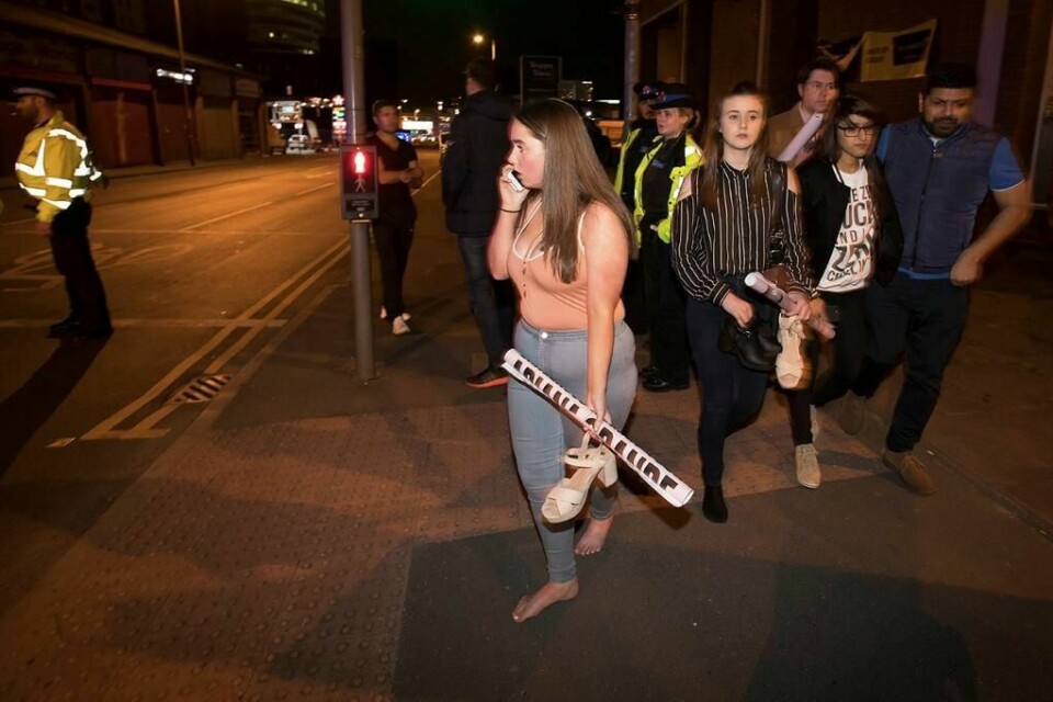 SIKKERHET: Mange på konserten var unge mennesker. Her går folk i trygghet.