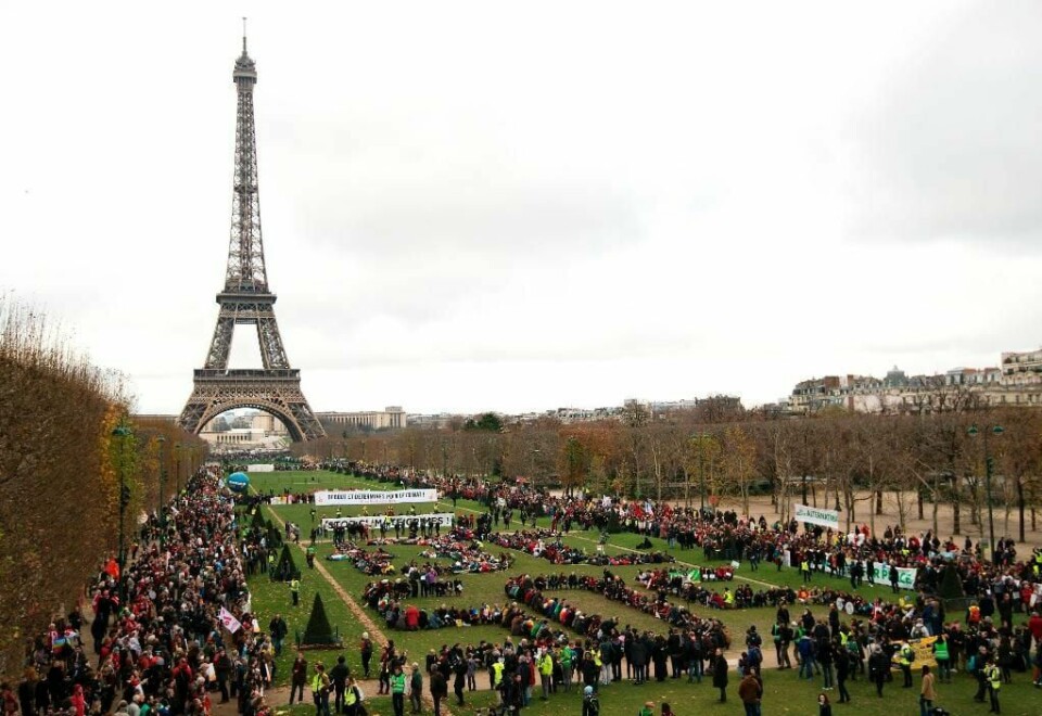 PARIS: Verdens land ble enige om en avtale om klima på et møte i Paris i 2016. Organisasjoner demonstrerte mens møtet var.