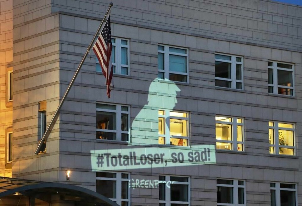 TRUMP: Organisasjonen Greenpeace er skuffet. Slik reagerer de. Bildet forestiller Donald Trump, og har teksten «skikkelig taper, så trist».