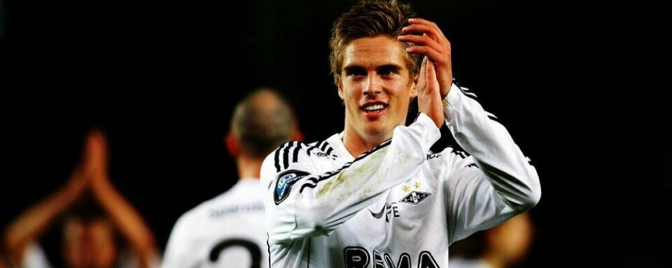 SEIERSGLIS: Markus Henriksen skåret det tredje målet i for Rosenborg (RBK) i kampen mellom RBK og Vålerenga. Dermed sikret RBKs seg viktige poeng i kampen om gullet i eliteserien.