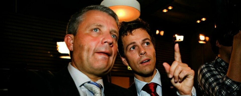AP: Fylkesledere i Kristelig Folkeparti (KrF) synes at partiet kan snakke med Arbeiderpartiet. På bildet ses KrFs leder Dagfinn Høybråten sammen med ny leder-kandidat Knut Arild Hareide.