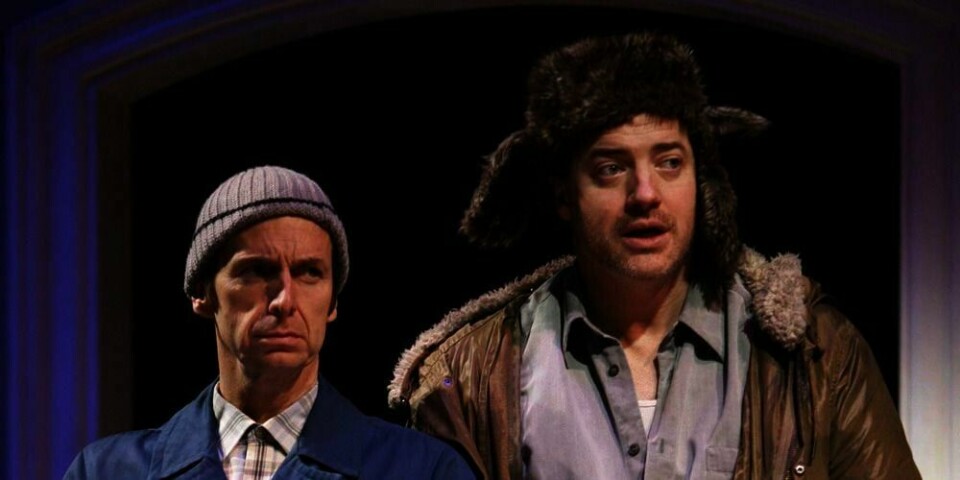 FJERNES: Denis O'Hare (til venstre) og Brendan Fraser spilte i stykket «Elling» i New York. Men publikum sviktet forestillingen.
